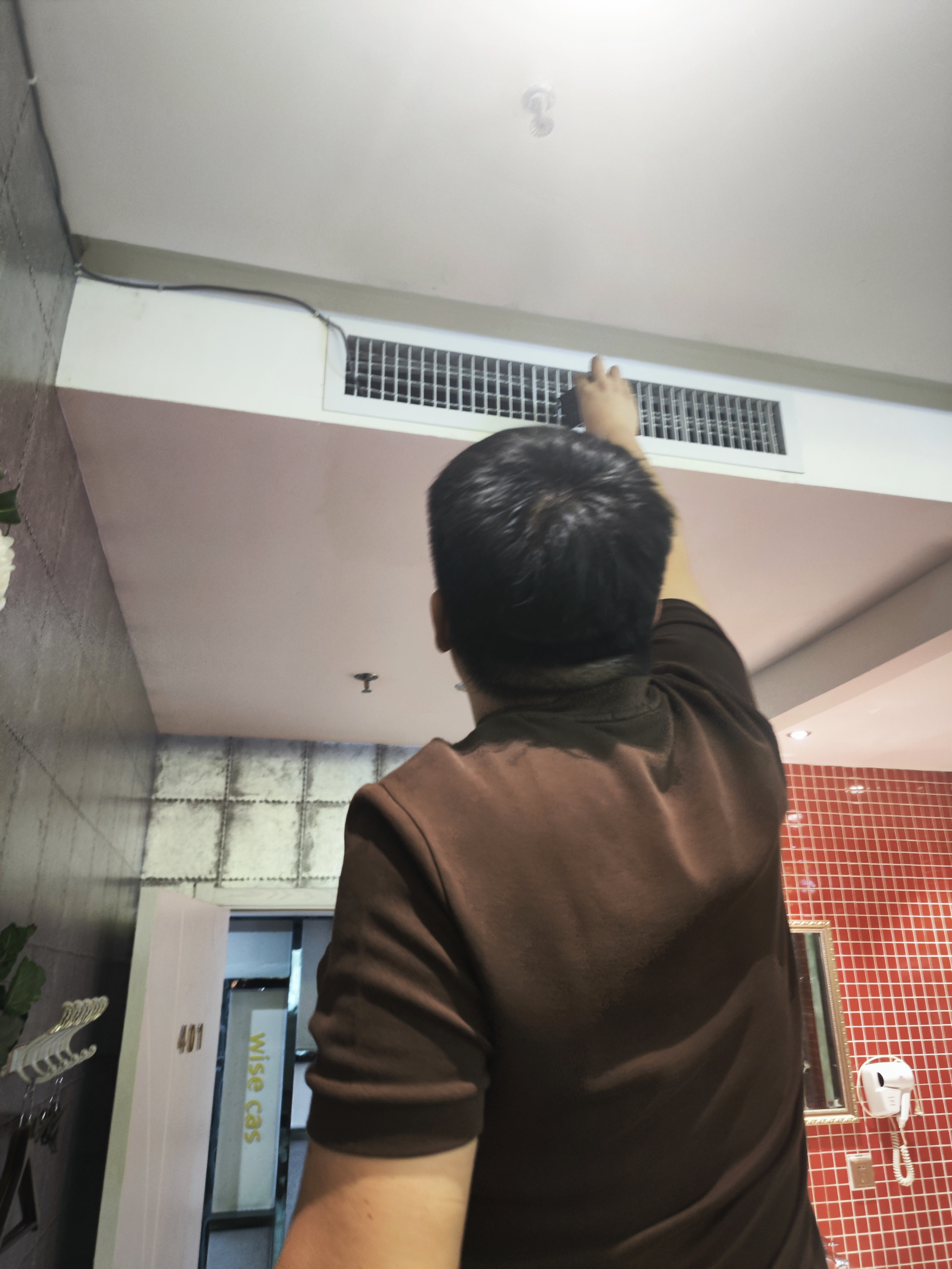 家庭环境中怎样排查窃听设备？从日常细节到专业检测(图7)